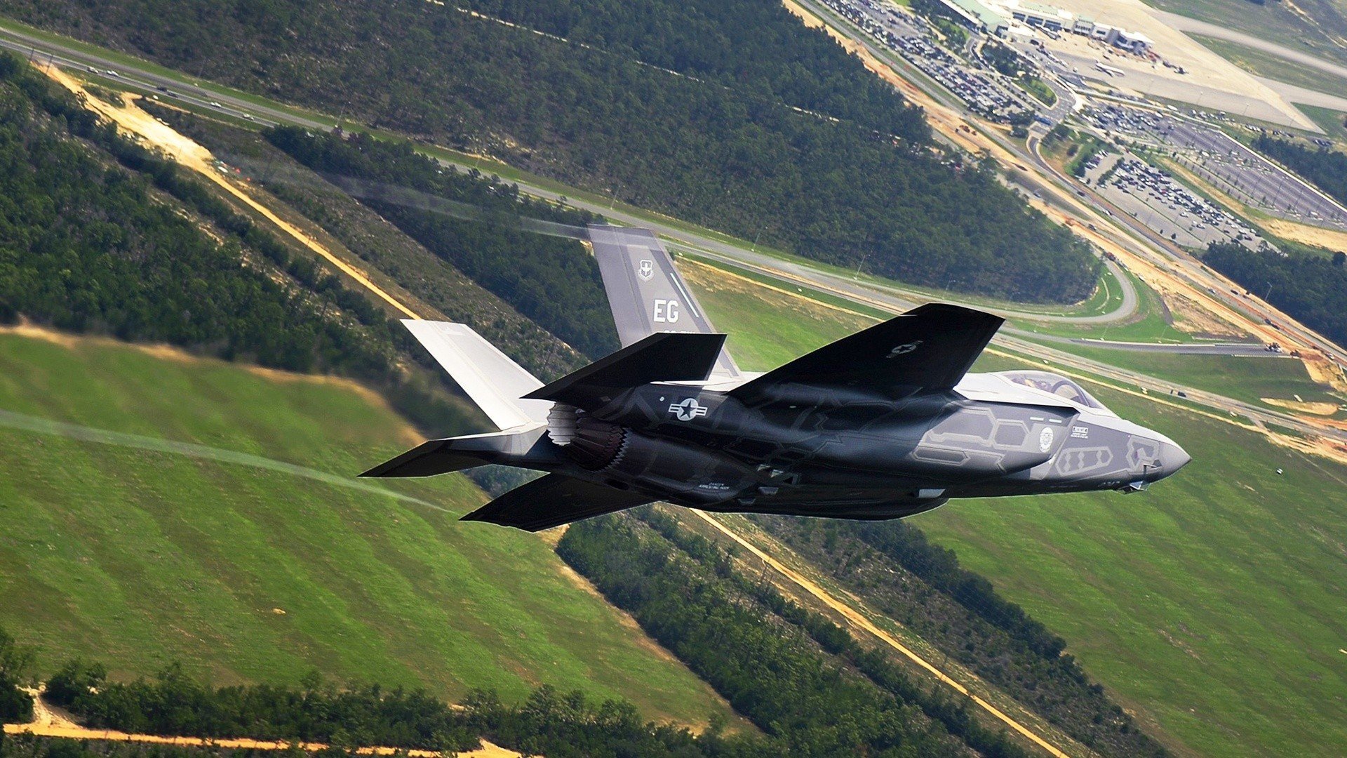 “亚戈·卡尔曼的防守与进攻双重威胁,助美洲狮队稳步前进”